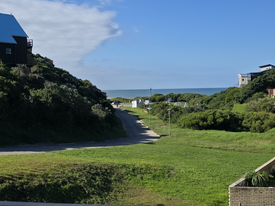 4 Bedroom Property for Sale in Paradise Beach Eastern Cape